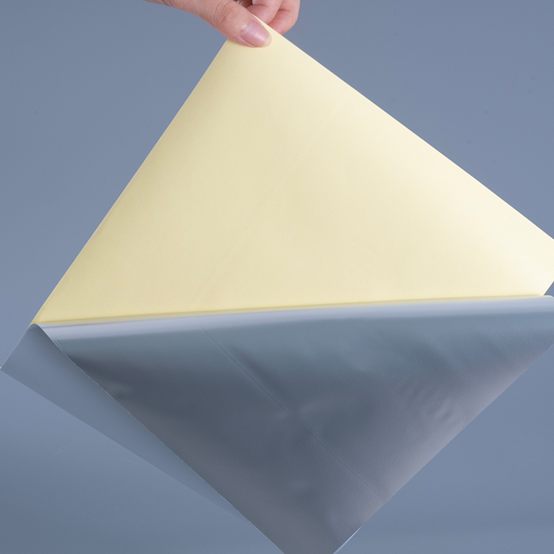 50mic glossy puting polyester pet film self adhesive label na may solvent acrylic adhesive jumbo roll para sa digital printing